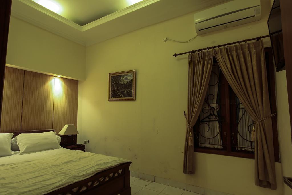 Griya Langen Guesthouse Yogyakarta Kültér fotó