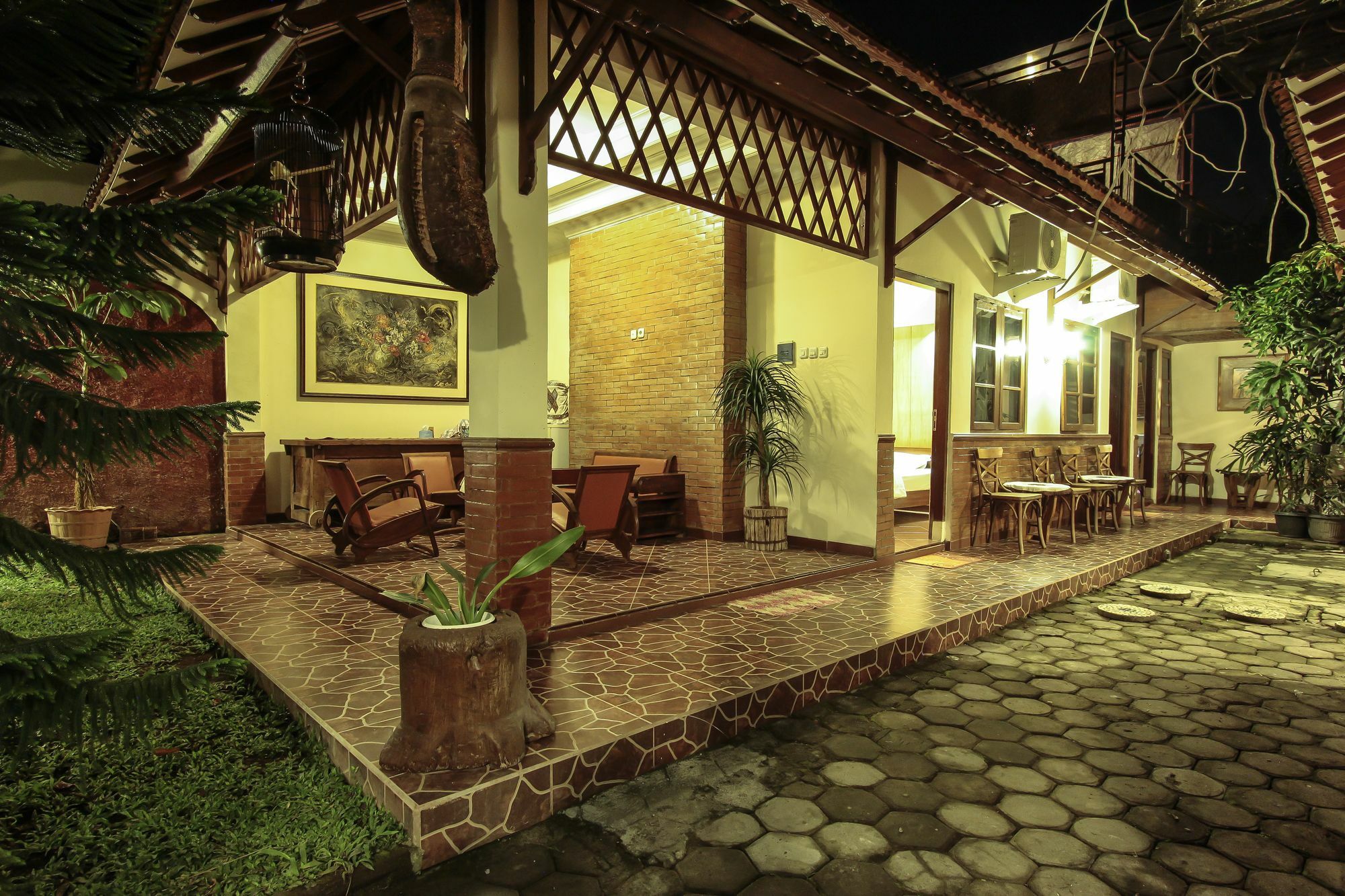 Griya Langen Guesthouse Yogyakarta Kültér fotó